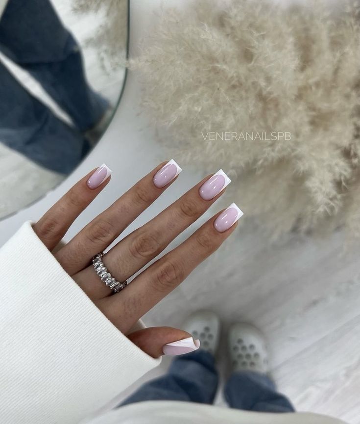 Маникюр — Milky french