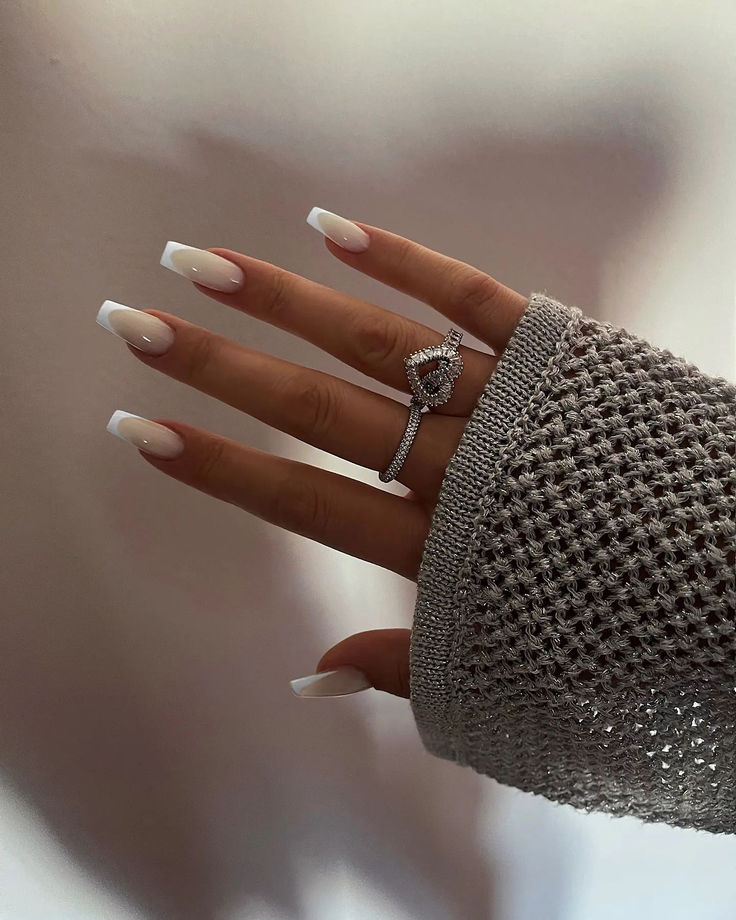Маникюр — White ombré